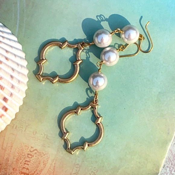 cocovalli Jewelry - NEW LONG chunky pearl gold quatrefoil statement